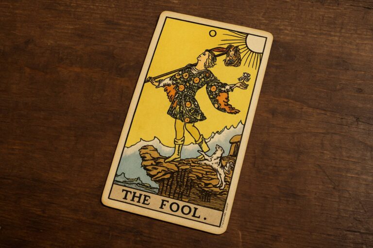 Що символізує карта “Блазень” в таро: значення та тлумачення від тарологів