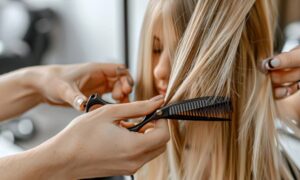 Календар стрижок на листопад 2025: сприятливі та несприятливі дні для росту волосся, фарбування та стилю за місячними фазами.