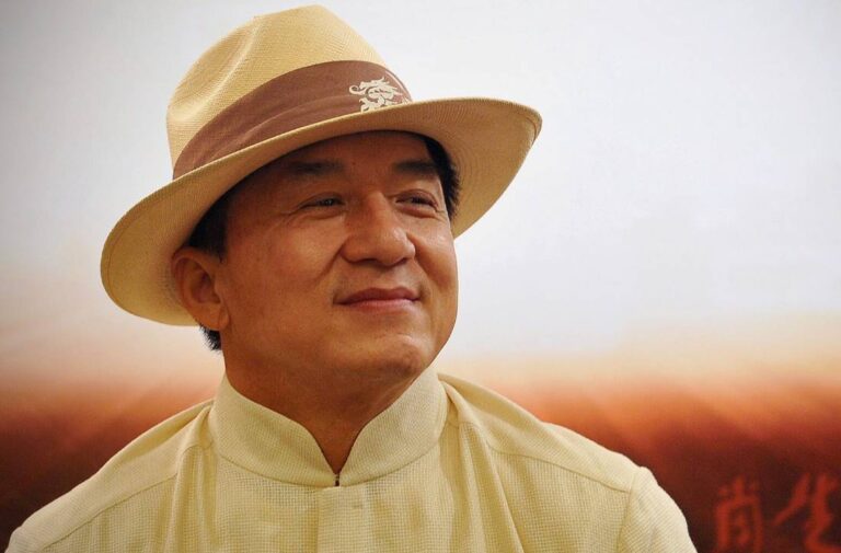 Соцмережі поширили новий фейк про смерть Джеки Чана: що відомо