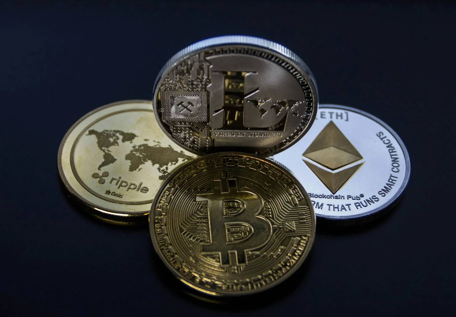 Туркменістан легалізував криптоактиви: підписано закон про віртуальні активи, регулювання покладається на Центральний банк, майнінг та біржі ліцензуються.