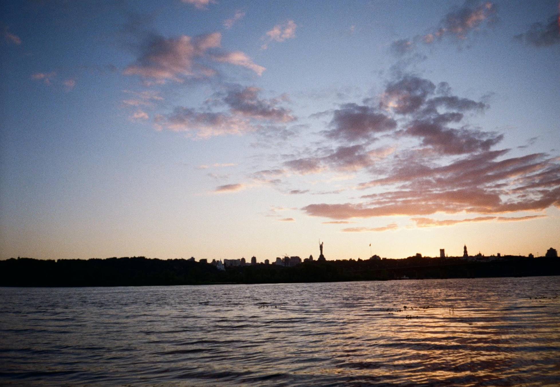 2 грудня в Україні та світі відзначають церковні та міжнародні свята, включно з пам’яттю пророка Авакума та екологічними, спортивними та освітніми подіями.