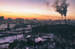 Прогноз магнітних бур на 14 грудня 2025 року з оцінкою очікуваної інтенсивності, впливу на метеозалежних людей, методів підготовки та поясненням, як вимірюється магнітна активність.