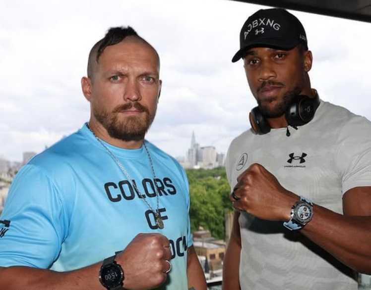 Усик прибув до України разом з Ентоні Джошуа